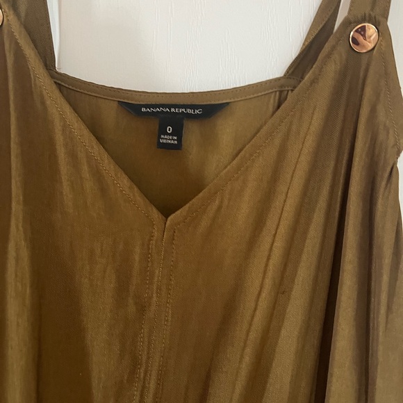Banana republic khaki jumpsuit. - Picture 3 of 4
